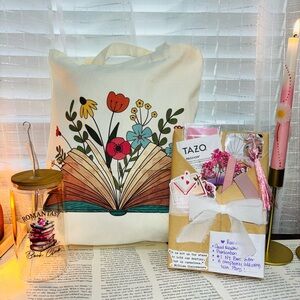 Blind date with a book bundle 💜 Romance, 3.6 ⭐️ , A addicting Love story!